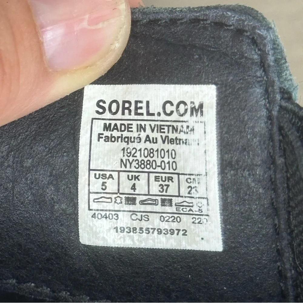 Sorel Youth Emelie Chelsea Booties Girl's Black Suede Rainbow Stars